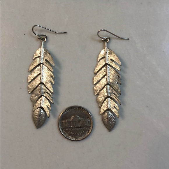 Dangle leaf earrings/sterling silver earwire - Picture 2 of 2